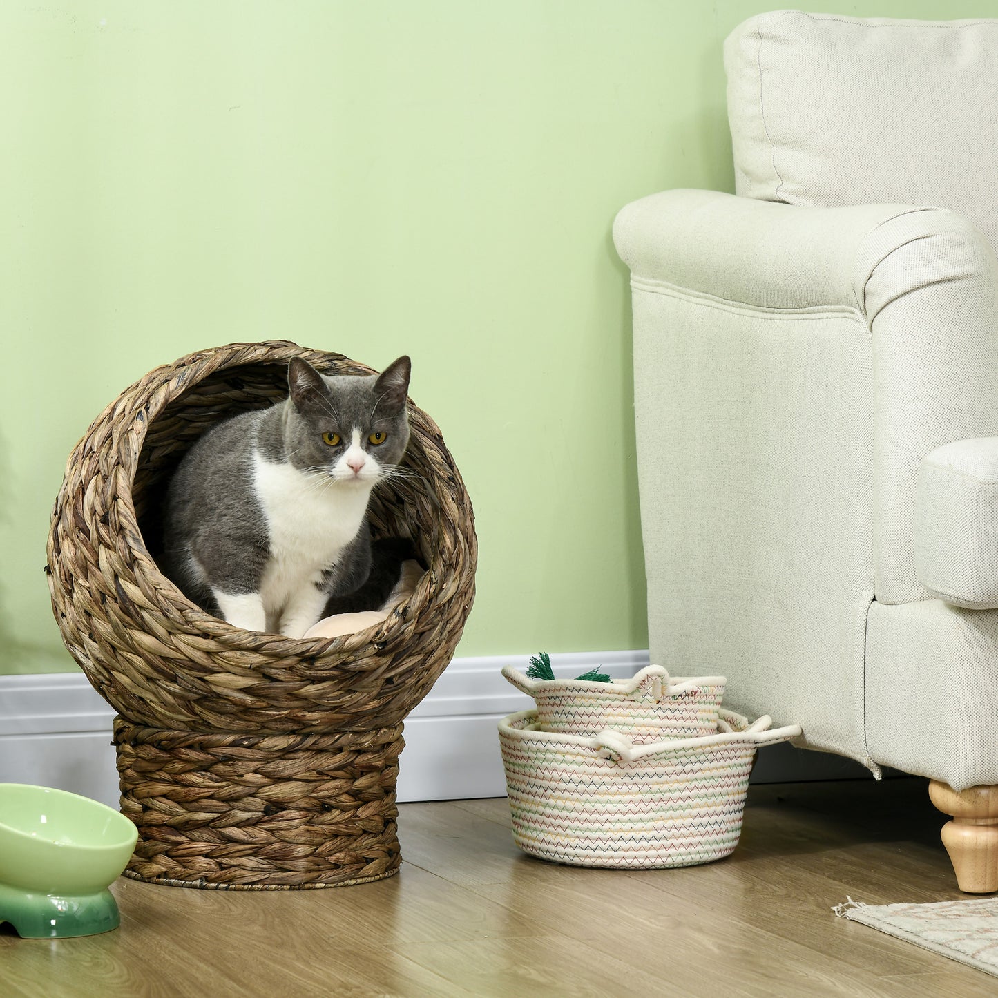 Elevated Wicker Egg Pod Cat Bed – Rotatable Basket House with Cushion